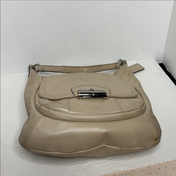 KRISTIN LEATHER HOBO (COACH F22306)
Leather - Picture 5 of 9